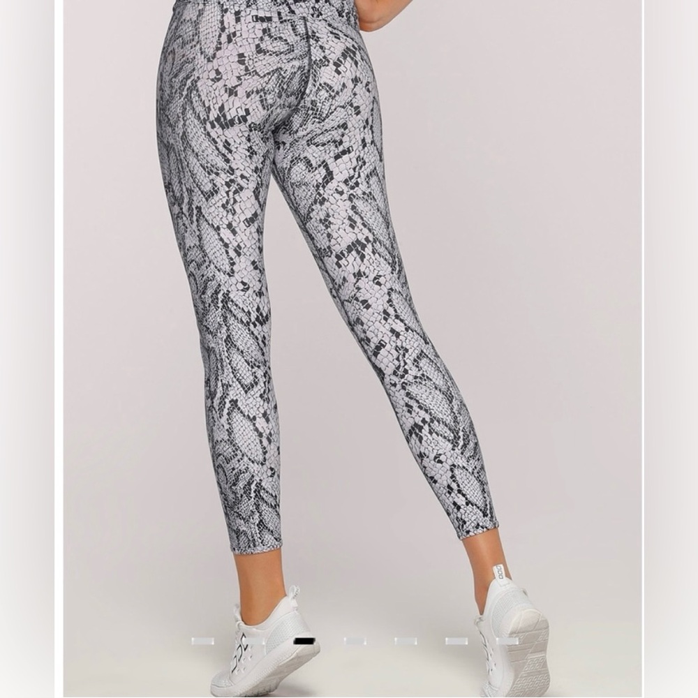 Women's Snakeskin Print Leggings